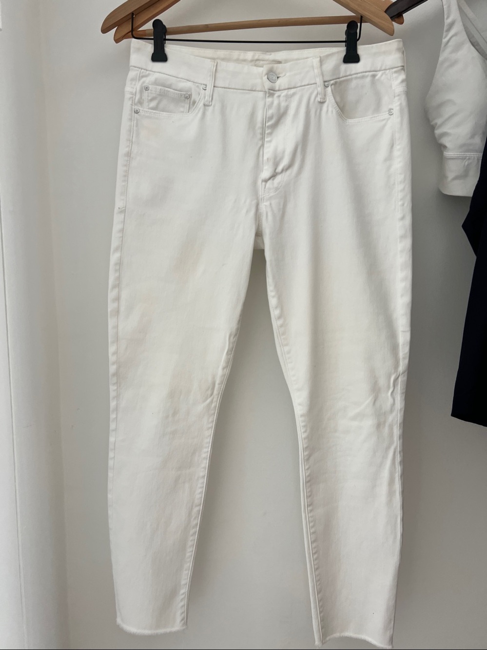MOTHER  30in waist soft white stretch VGUC light jeans length 26 1/2